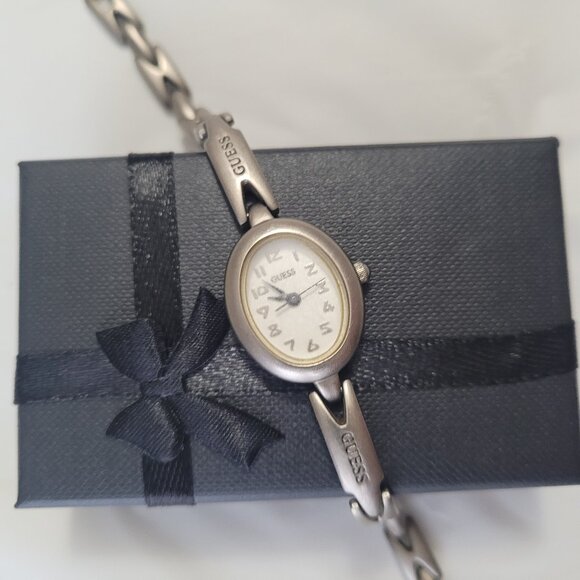 Vintage Guess Silver Ladies Watch 1996 - Picture 4 of 12